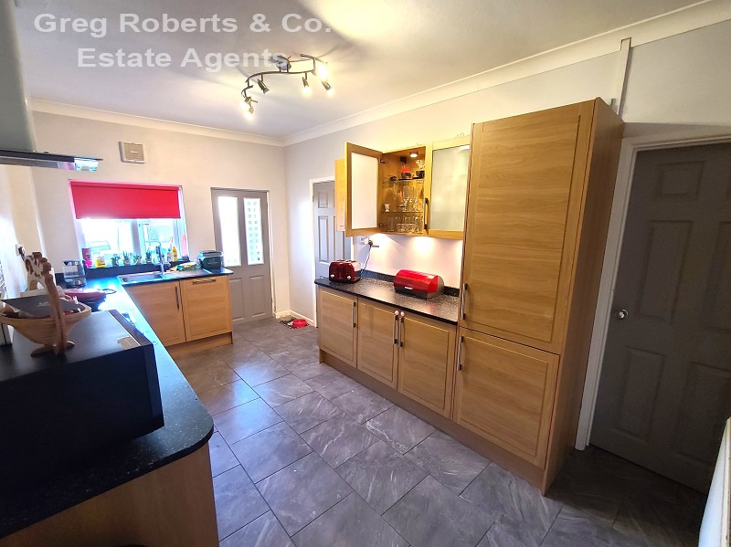 Greg Roberts & Co Property Details